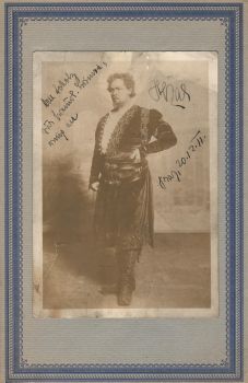 Fotografie Leo Slezáka s jeho podpisem a dedikací.