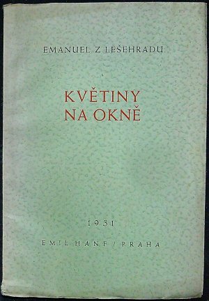 Květiny na okně.